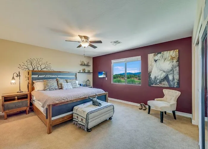 Gorgeous -right Off The Back Nine! Holiday home Cave Creek